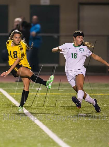 Thumbnail 2 in Woodinville vs. Inglemoor photogallery.