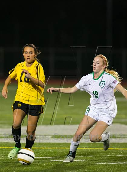 Thumbnail 1 in Woodinville vs. Inglemoor photogallery.
