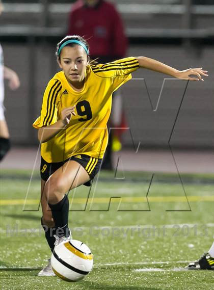 Thumbnail 1 in Woodinville vs. Inglemoor photogallery.