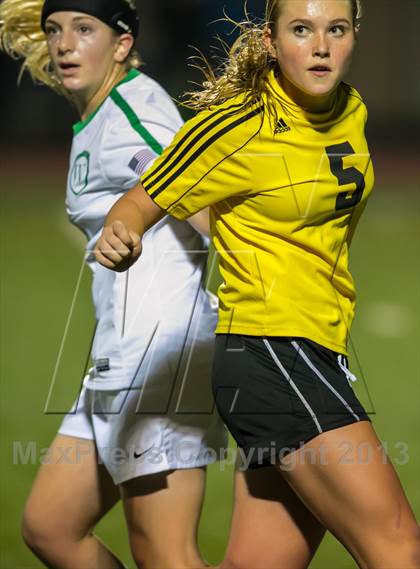 Thumbnail 3 in Woodinville vs. Inglemoor photogallery.