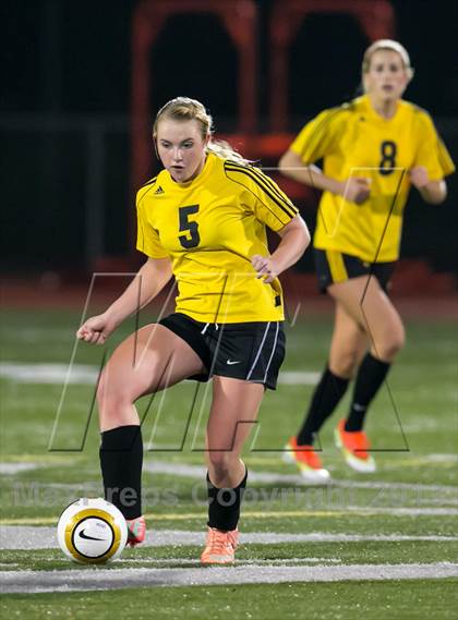 Thumbnail 3 in Woodinville vs. Inglemoor photogallery.