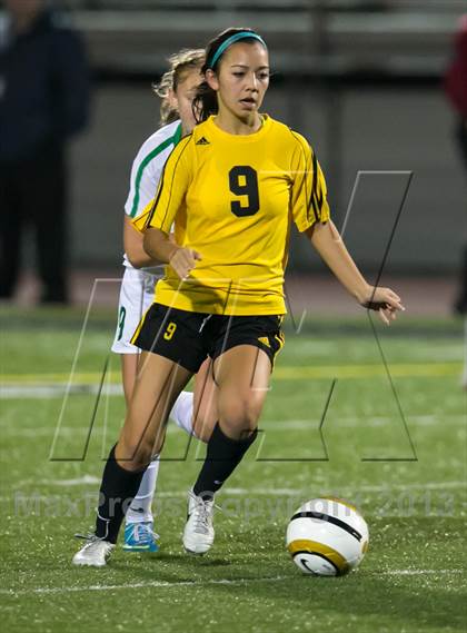 Thumbnail 3 in Woodinville vs. Inglemoor photogallery.