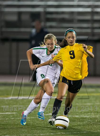 Thumbnail 2 in Woodinville vs. Inglemoor photogallery.