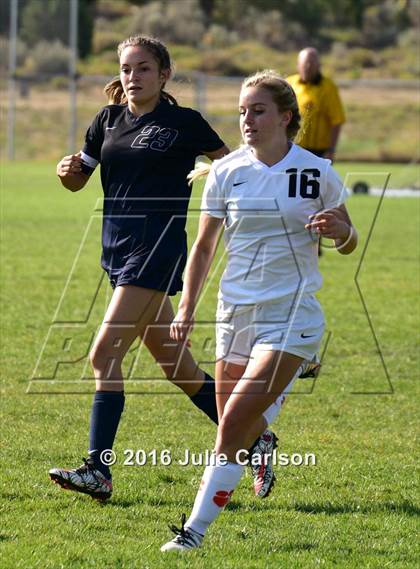 Thumbnail 1 in Aztec vs Piedra Vista (Aztec Invitational)  photogallery.
