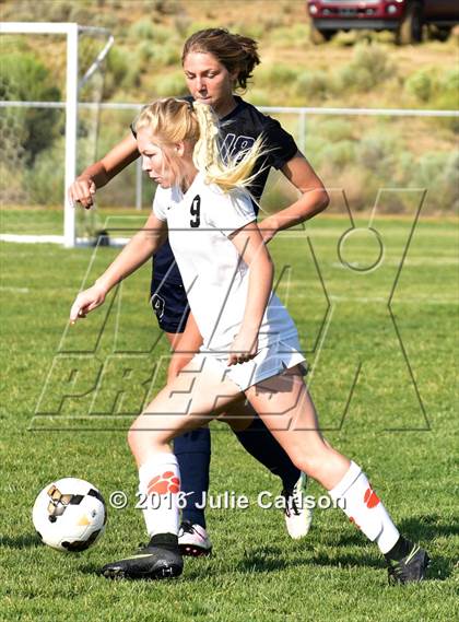 Thumbnail 1 in Aztec vs Piedra Vista (Aztec Invitational)  photogallery.