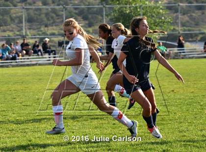 Thumbnail 3 in Aztec vs Piedra Vista (Aztec Invitational)  photogallery.