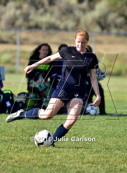 Thumbnail 3 in Aztec vs Piedra Vista (Aztec Invitational)  photogallery.