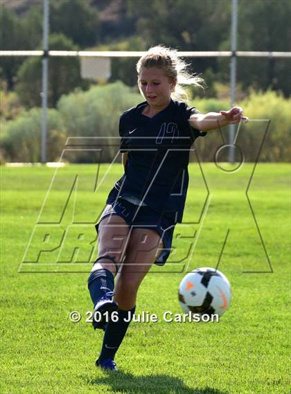 Thumbnail 3 in Aztec vs Piedra Vista (Aztec Invitational)  photogallery.