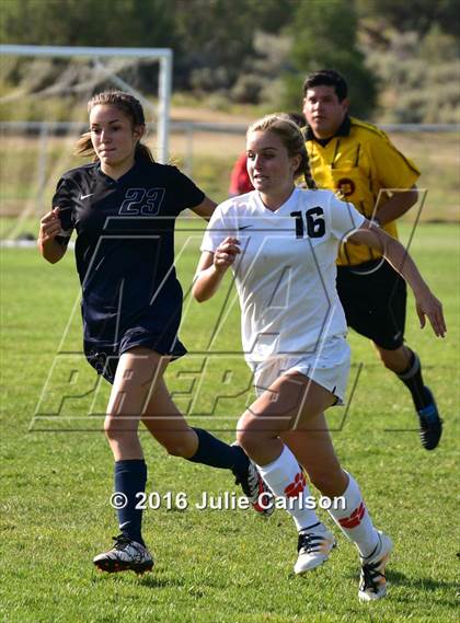 Thumbnail 3 in Aztec vs Piedra Vista (Aztec Invitational)  photogallery.