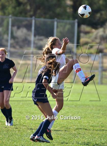 Thumbnail 3 in Aztec vs Piedra Vista (Aztec Invitational)  photogallery.