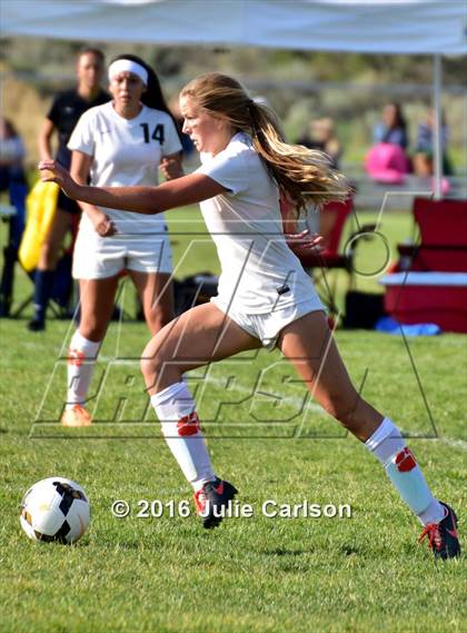 Thumbnail 1 in Aztec vs Piedra Vista (Aztec Invitational)  photogallery.