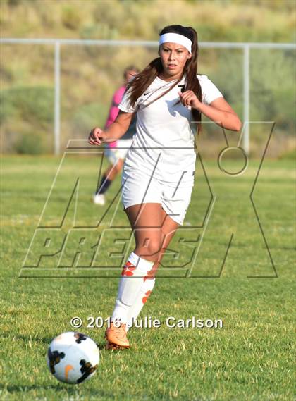 Thumbnail 2 in Aztec vs Piedra Vista (Aztec Invitational)  photogallery.