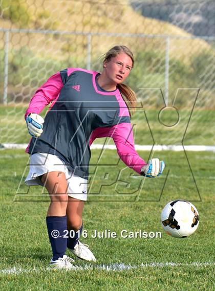 Thumbnail 3 in Aztec vs Piedra Vista (Aztec Invitational)  photogallery.