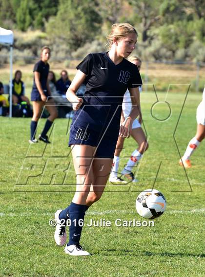 Thumbnail 2 in Aztec vs Piedra Vista (Aztec Invitational)  photogallery.