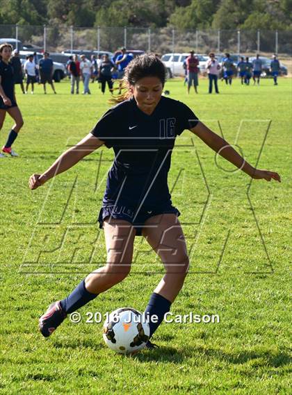 Thumbnail 2 in Aztec vs Piedra Vista (Aztec Invitational)  photogallery.