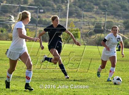 Thumbnail 3 in Aztec vs Piedra Vista (Aztec Invitational)  photogallery.