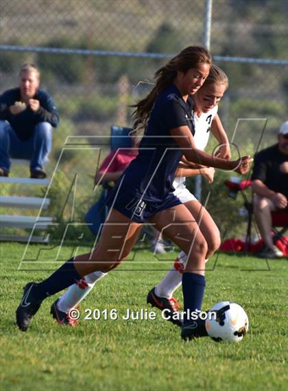 Thumbnail 2 in Aztec vs Piedra Vista (Aztec Invitational)  photogallery.