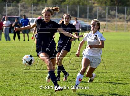 Thumbnail 3 in Aztec vs Piedra Vista (Aztec Invitational)  photogallery.