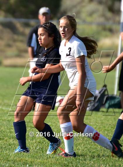 Thumbnail 2 in Aztec vs Piedra Vista (Aztec Invitational)  photogallery.
