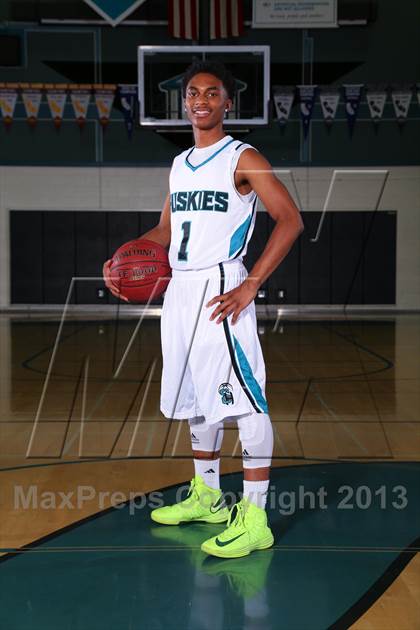 Thumbnail 2 in Sheldon High (Varsity Team & Individual Photos) photogallery.