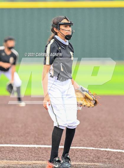 Thumbnail 2 in Cypress Woods vs Cypress Park  photogallery.