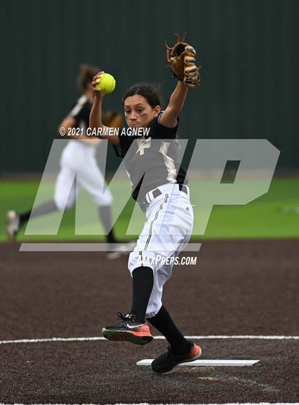 Thumbnail 2 in Cypress Woods vs Cypress Park  photogallery.