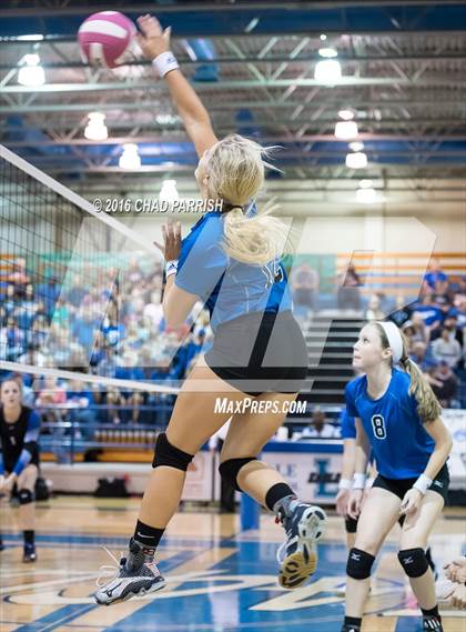 Thumbnail 3 in Rains vs. Henderson photogallery.