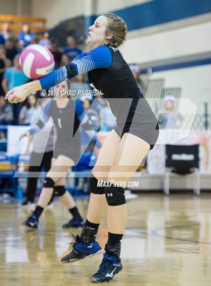 Thumbnail 1 in Rains vs. Henderson photogallery.