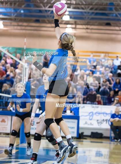 Thumbnail 3 in Rains vs. Henderson photogallery.