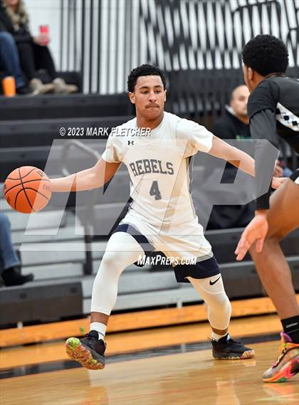 Thumbnail 1 in Howell vs Hammonton (Battle at Barnegat Showcase) photogallery.