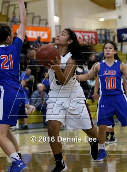 Thumbnail 1 in St. Joseph Notre Dame vs. Eastside College Prep (CIF NorCal Regional D5 Final) photogallery.