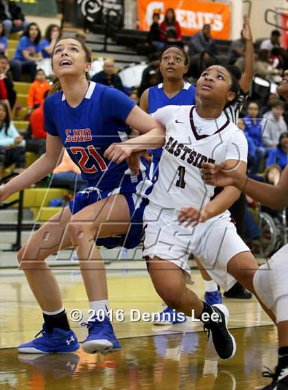 Thumbnail 2 in St. Joseph Notre Dame vs. Eastside College Prep (CIF NorCal Regional D5 Final) photogallery.