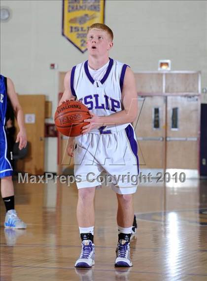 Thumbnail 2 in Hauppauge @ Islip photogallery.