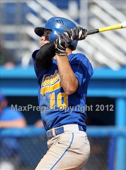 Thumbnail 3 in Notre Dame vs. Oakfield-Alabama (Rotary Tournament) photogallery.