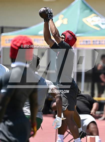 Thumbnail 1 in Long Beach Poly vs. Mater Dei - Game 2  (LB Poly Legends 7x7) photogallery.