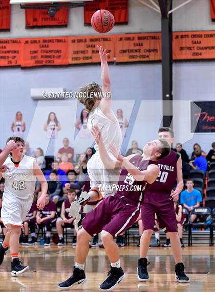Thumbnail 2 in Perryville vs Lamar  (AAA 3A 2nd Round Conference Playoff) photogallery.