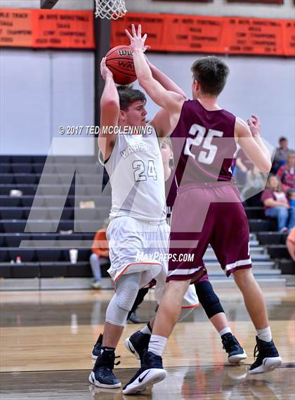 Thumbnail 3 in Perryville vs Lamar  (AAA 3A 2nd Round Conference Playoff) photogallery.