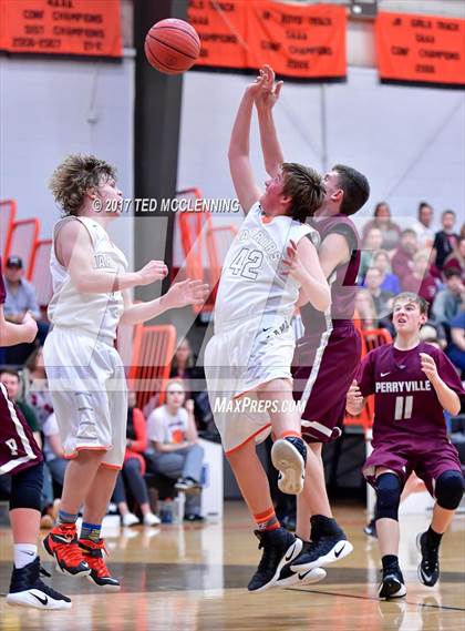 Thumbnail 3 in Perryville vs Lamar  (AAA 3A 2nd Round Conference Playoff) photogallery.