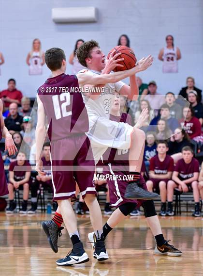 Thumbnail 1 in Perryville vs Lamar  (AAA 3A 2nd Round Conference Playoff) photogallery.