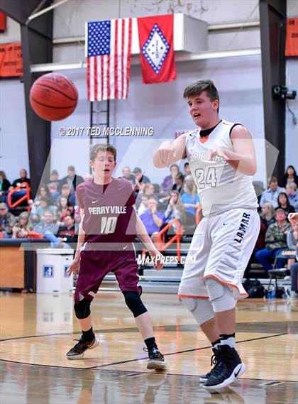 Thumbnail 2 in Perryville vs Lamar  (AAA 3A 2nd Round Conference Playoff) photogallery.