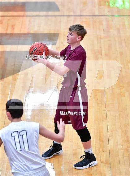 Thumbnail 2 in Perryville vs Lamar  (AAA 3A 2nd Round Conference Playoff) photogallery.