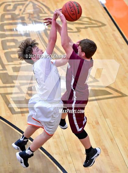 Thumbnail 1 in Perryville vs Lamar  (AAA 3A 2nd Round Conference Playoff) photogallery.