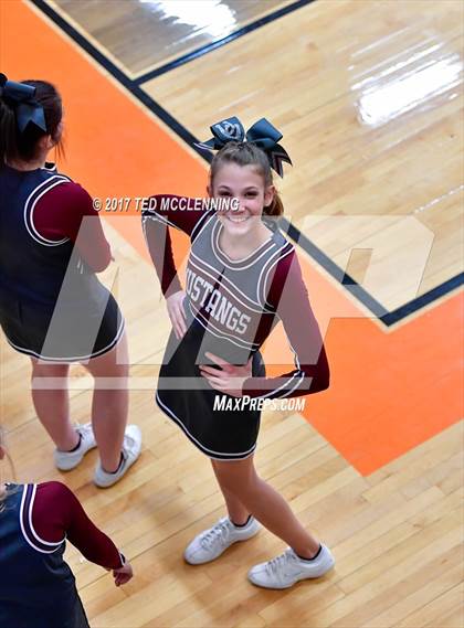 Thumbnail 3 in Perryville vs Lamar  (AAA 3A 2nd Round Conference Playoff) photogallery.