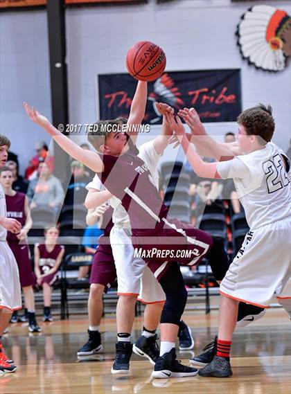 Thumbnail 2 in Perryville vs Lamar  (AAA 3A 2nd Round Conference Playoff) photogallery.