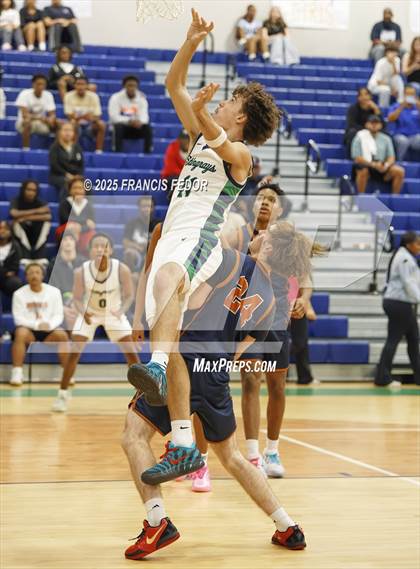 Thumbnail 1 in Morgan @ Sumner photogallery.