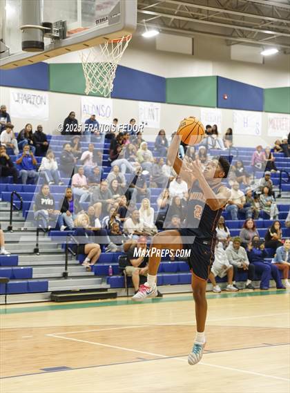 Thumbnail 1 in Morgan @ Sumner photogallery.