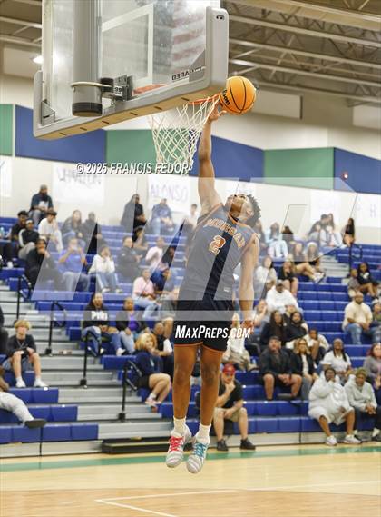 Thumbnail 1 in Morgan @ Sumner photogallery.