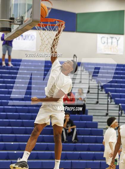 Thumbnail 1 in Morgan @ Sumner photogallery.