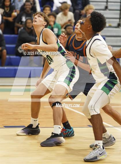 Thumbnail 1 in Morgan @ Sumner photogallery.