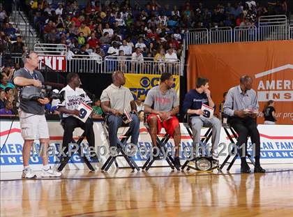 Thumbnail 3 in National High School Slam Dunk Championships photogallery.